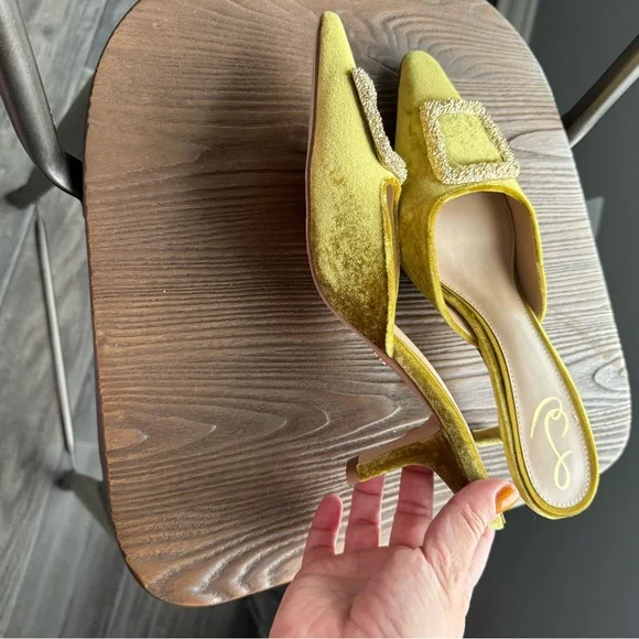Sam Edelman Gold Velvet Heels - Picture 3 of 5